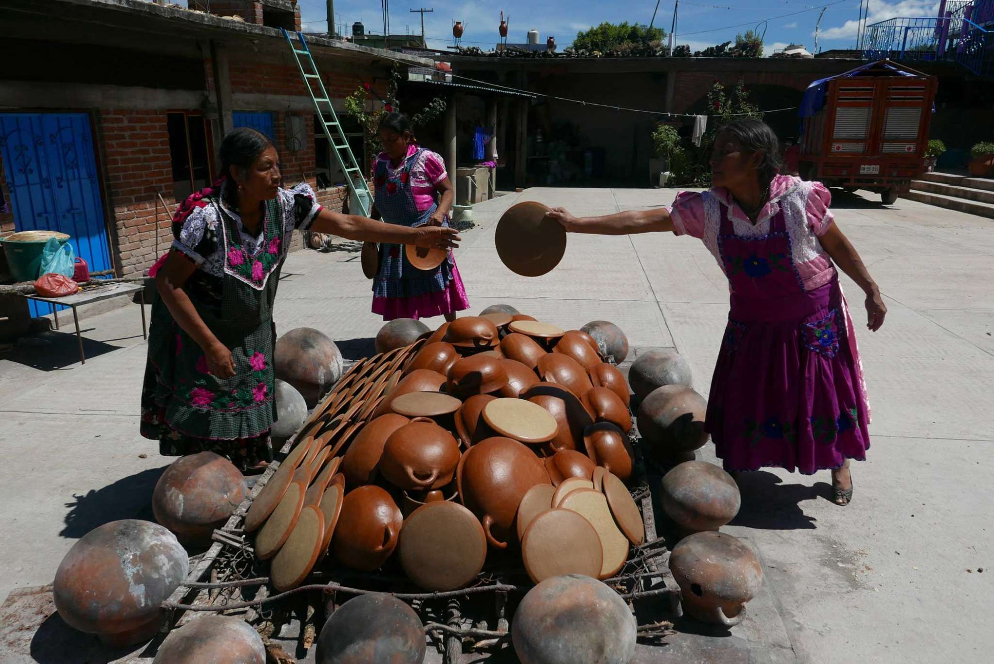Artisans Barro Rojo Ceramics Firing San Marcos Tlapazola Oaxaca Mexico